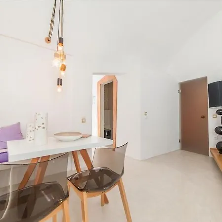 Breathtaking Santorini Broccos 1 Bedroom Min, Children Age 12 Years Private Furnished Balcony With Hot Tub Overlooking The Sea , Villa