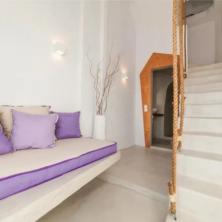 Villa Breathtaking Santorini Broccos 1 Bedroom Min, Children Age 12 Years Private Furnished Balcony With Hot Tub Overlooking The Sea , Oia (Santorini)