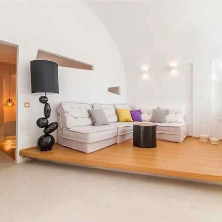 Breathtaking Santorini Broccos 1 Bedroom Min, Children Age 12 Years Private Furnished Balcony With Hot Tub Overlooking The Sea , Villa
