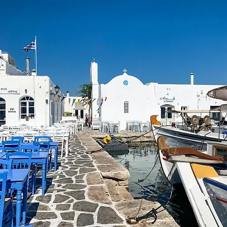 Breathtaking Santorini Broccos 1 Bedroom Min, Children Age 12 Years Private Furnished Balcony With Hot Tub Overlooking The Sea , Villa Oia (Santorini)